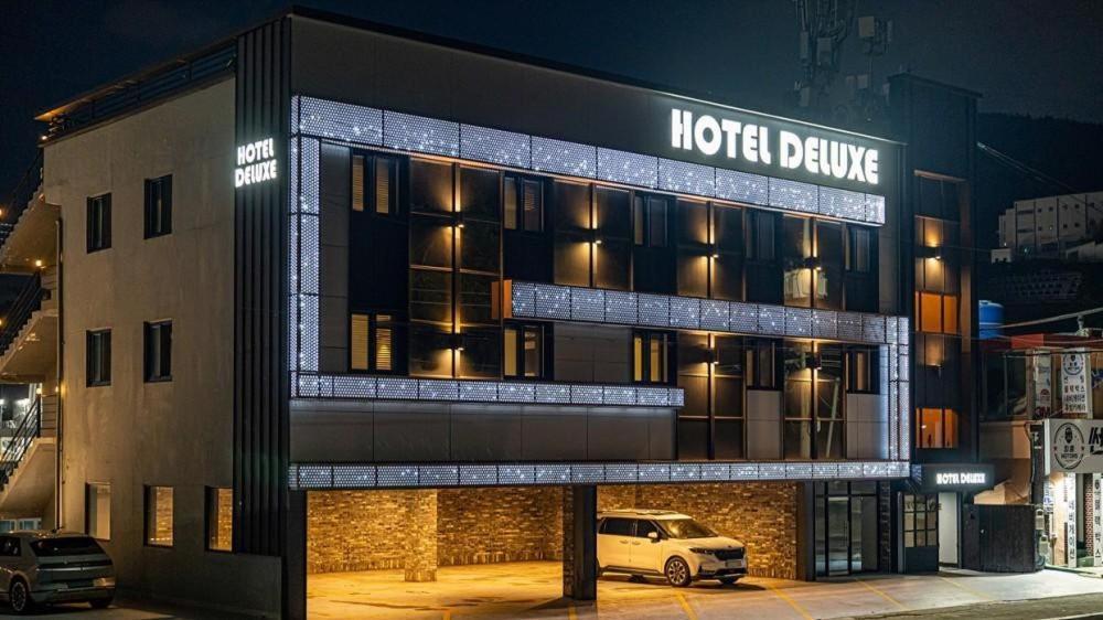 Deluxe Motel Geoje Exterior foto
