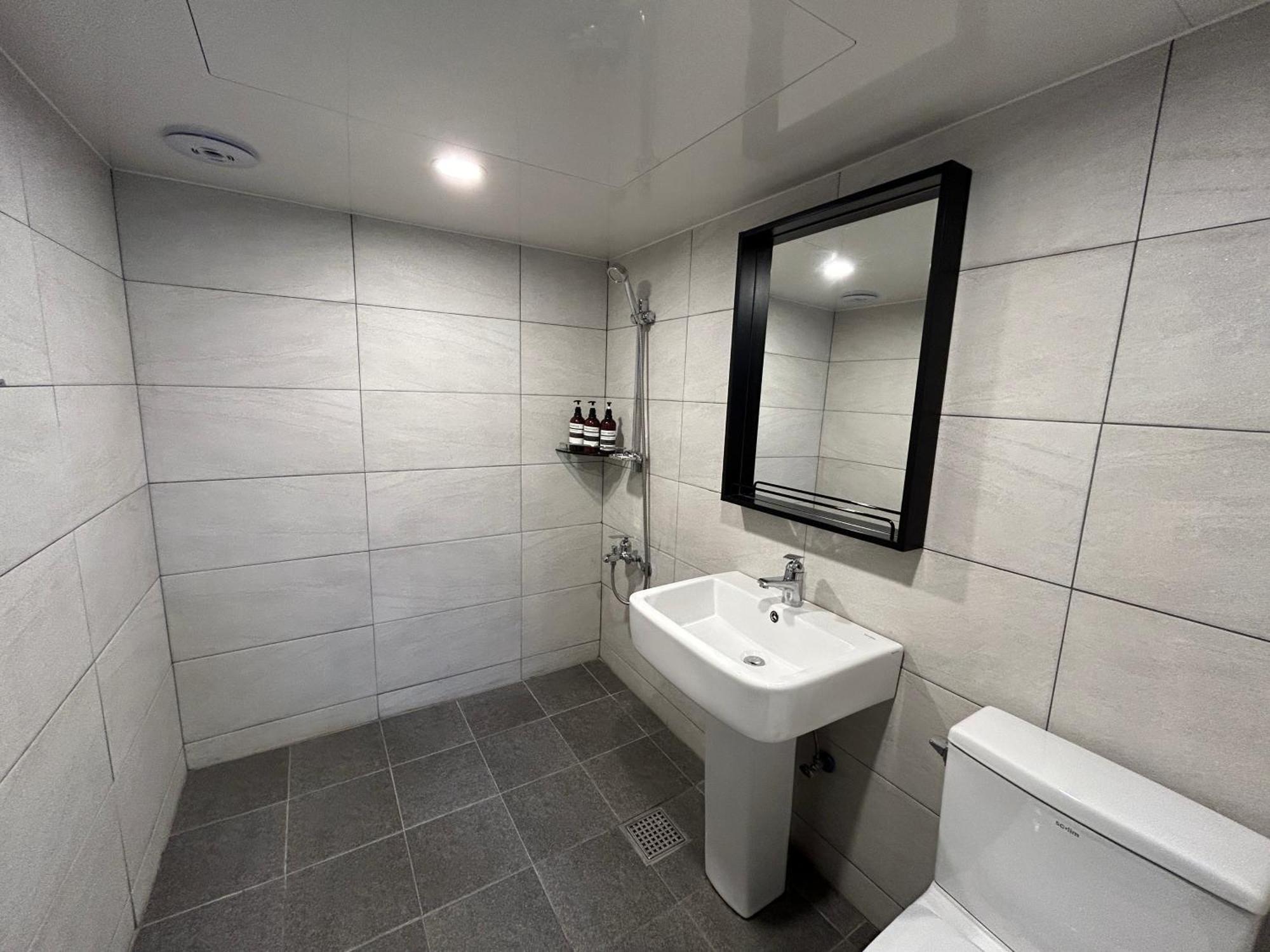 Deluxe Motel Geoje Cameră foto