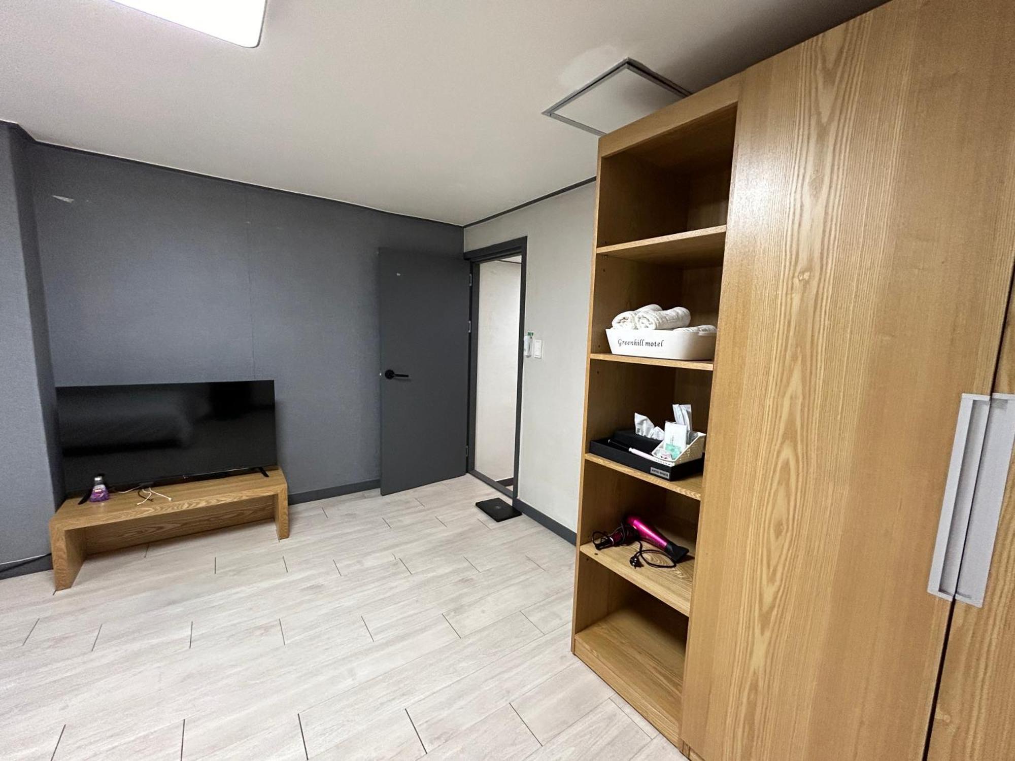 Deluxe Motel Geoje Cameră foto