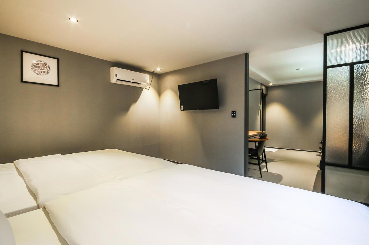 Deluxe Motel Geoje Exterior foto